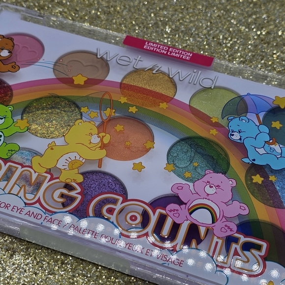 Wet n Wild Care Bears Caring Counts Eyeshadow & Face Palette - Picture 3 of 5